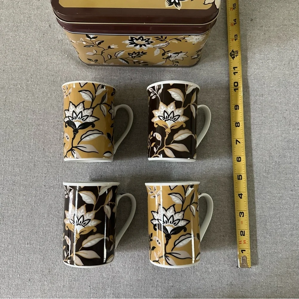 Floral Mug Set with Box NEW